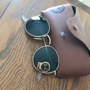 RAY-BANS NEW WITH TAG
